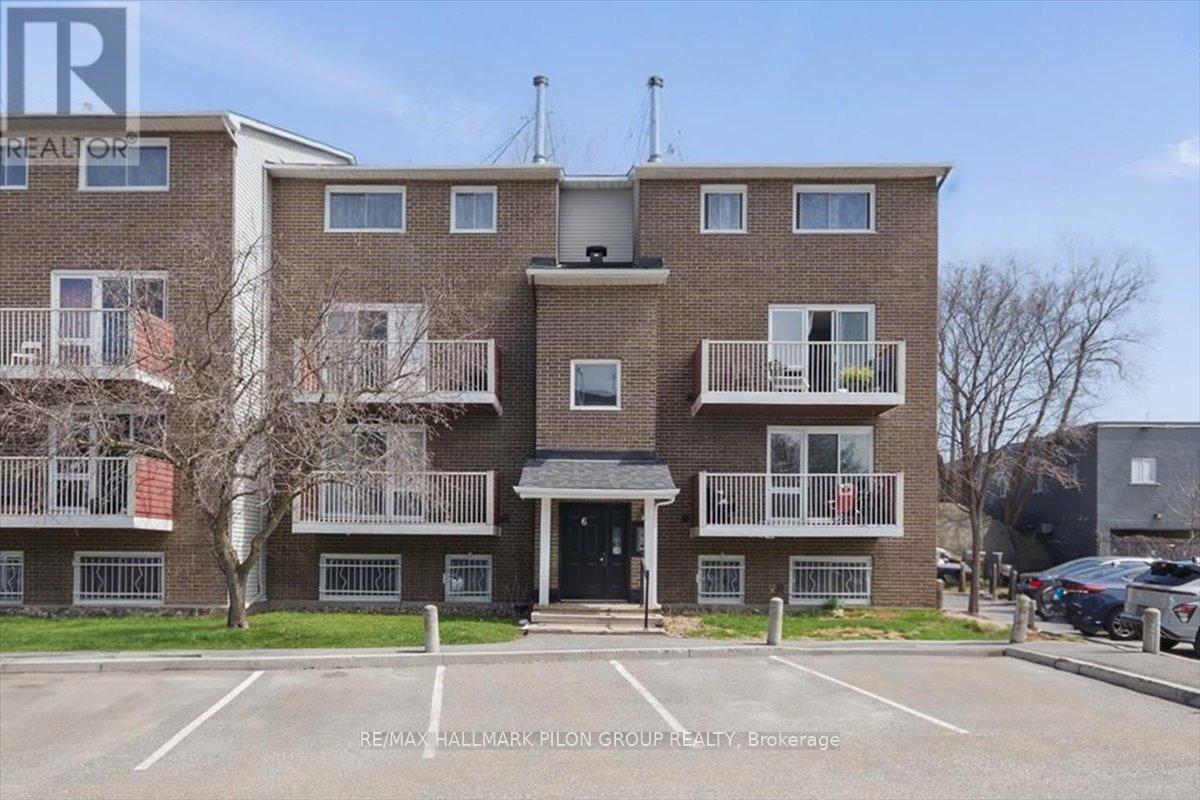 Property at 606 - 1589 ST. BERNARD STREET image 1