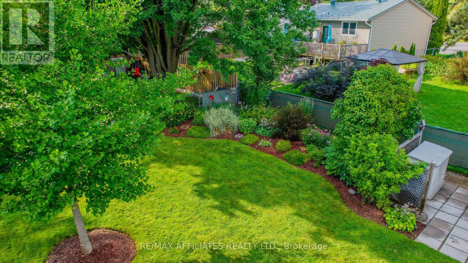 17 Uxbridge Crescent, Ottawa, Ontario  K2L 1P6 - Photo 33 - X12119575