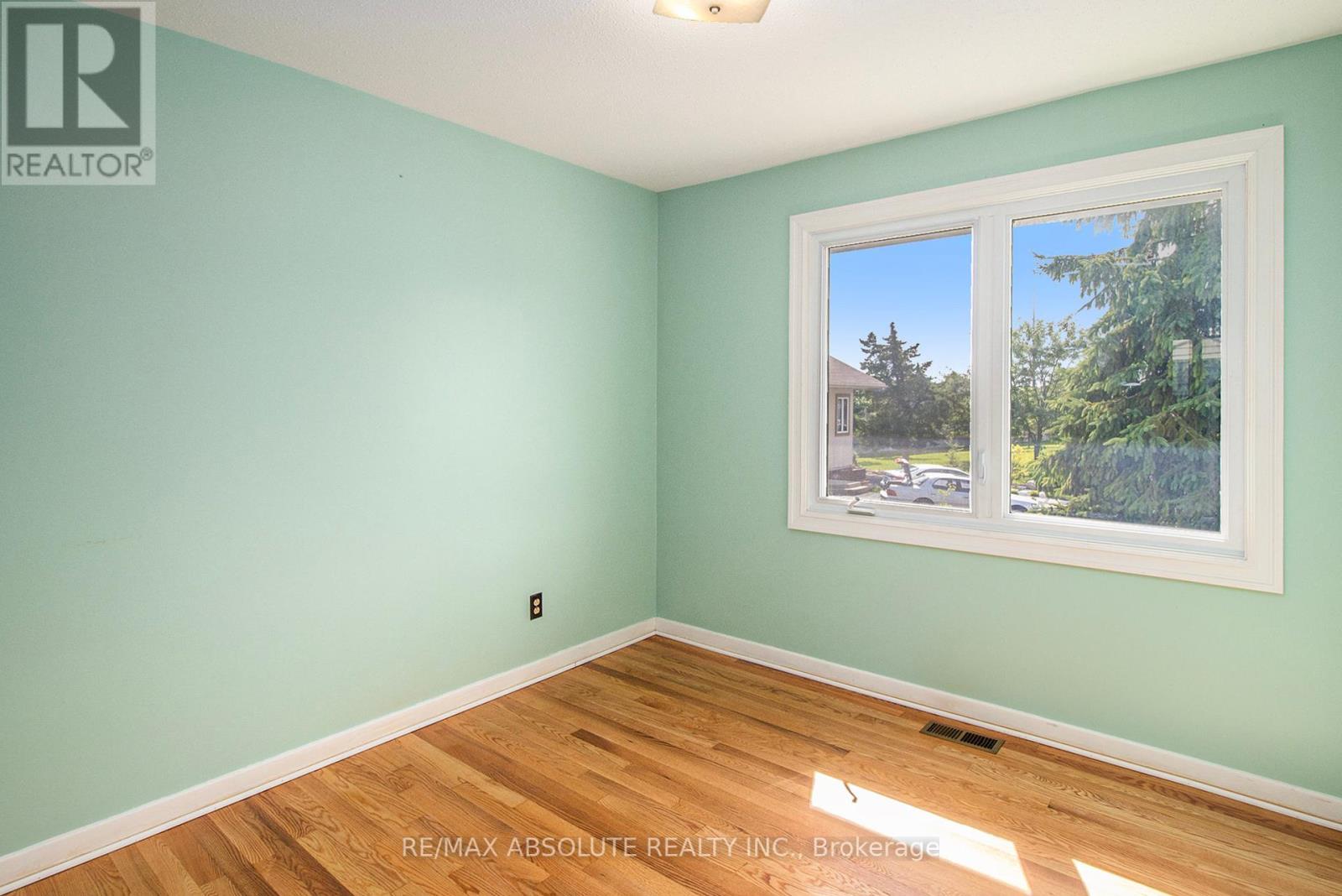 31 Bellfield Street, Ottawa, Ontario  K2B 6K7 - Photo 17 - X12119605