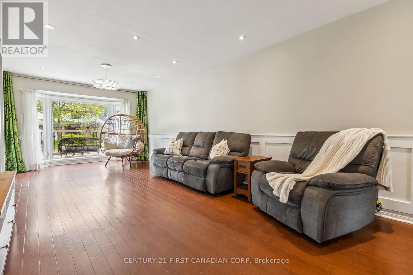 102 Blackthorne Crescent, London South (South N), Ontario  N6J 4B5 - Photo 11 - X12119496