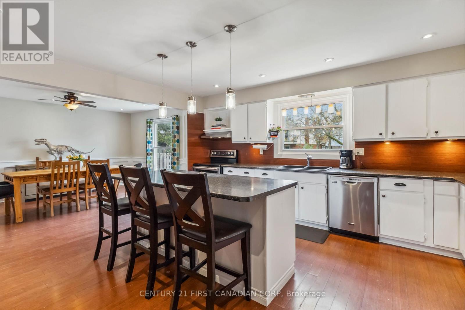 102 Blackthorne Crescent, London South (South N), Ontario  N6J 4B5 - Photo 16 - X12119496