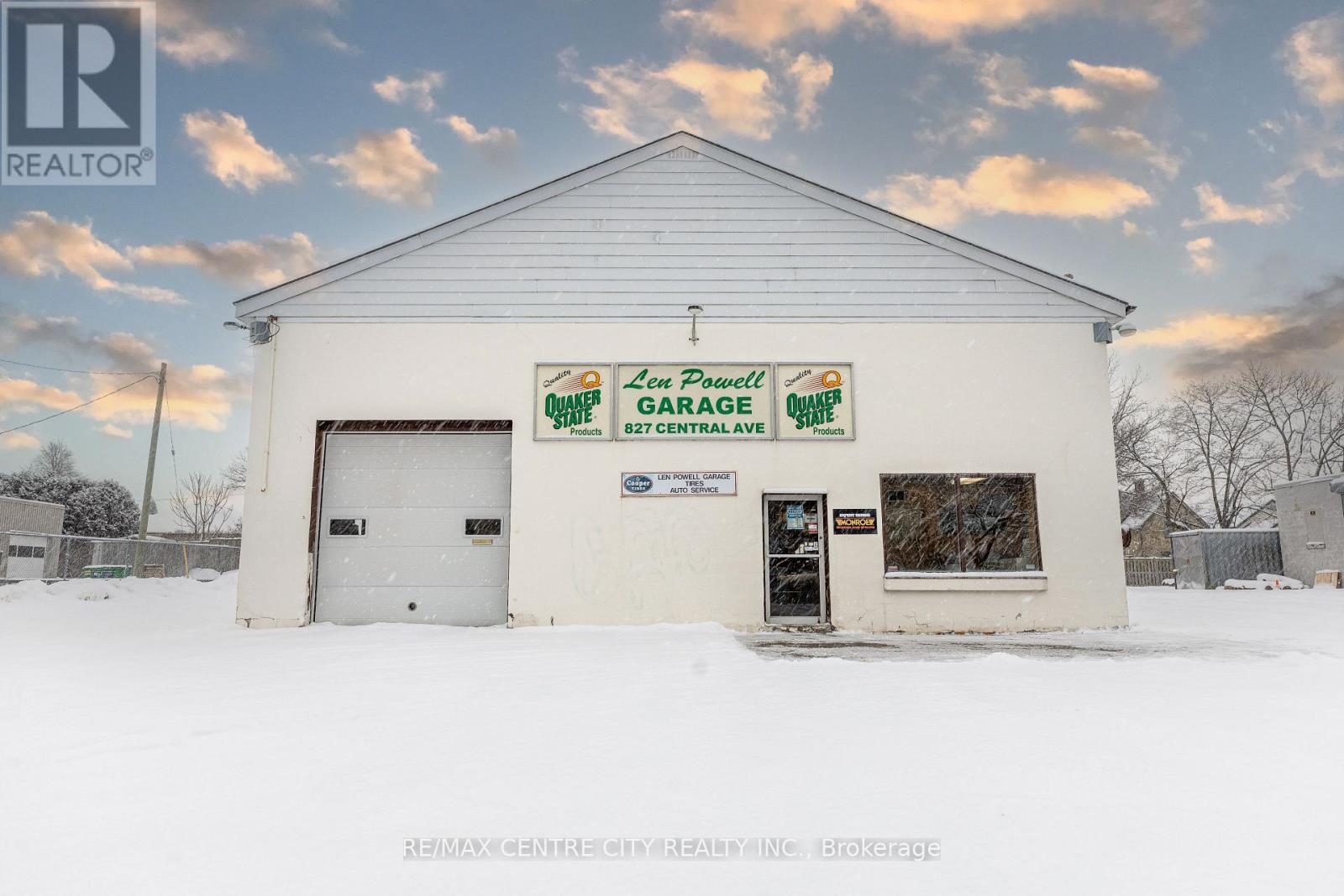 827 Central Avenue, London East, Ontario  N5W 3R1 - Photo 2 - X12119513