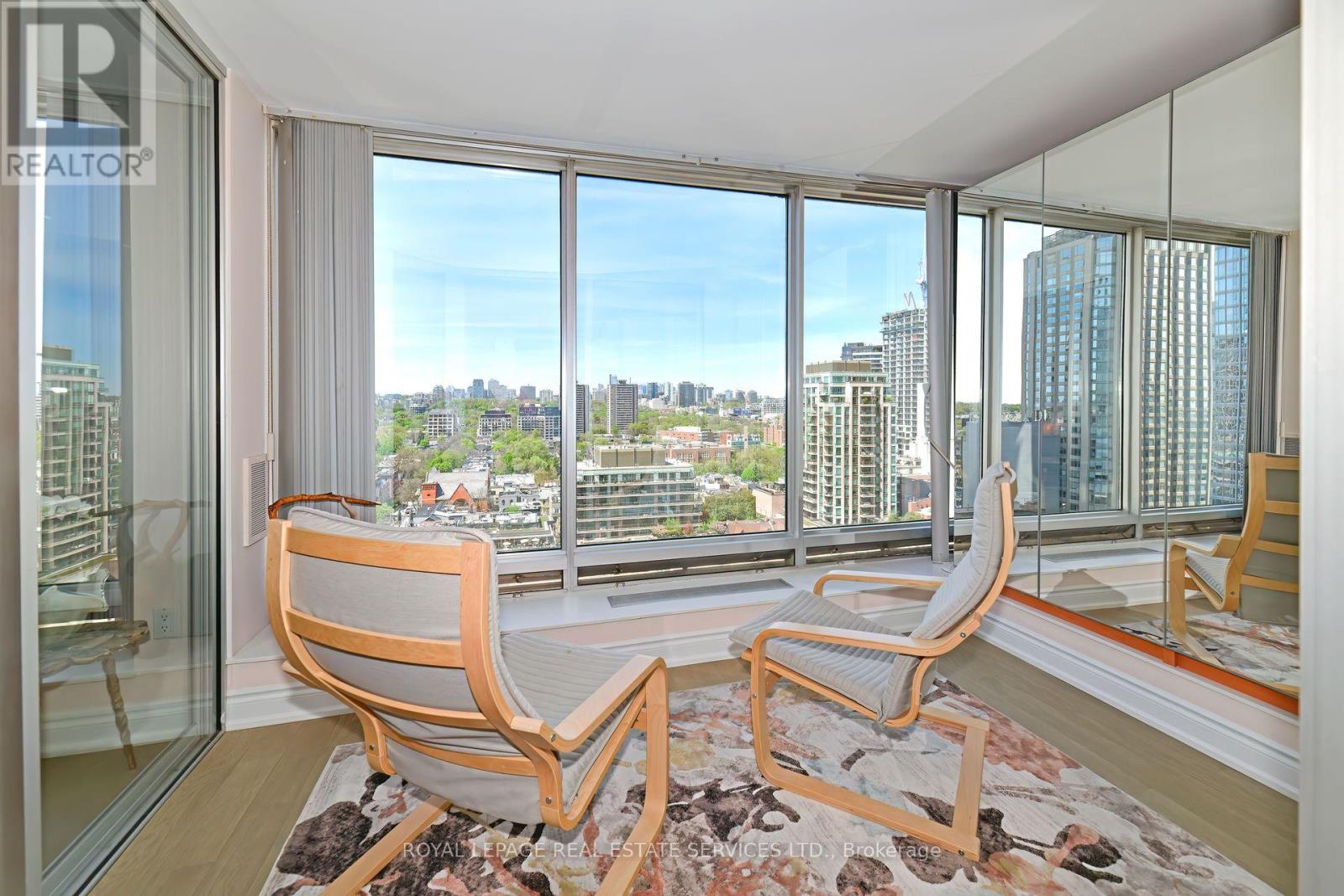 1703 - 110 Bloor Street W, Toronto, Ontario  M5S 2W7 - Photo 10 - C12119279