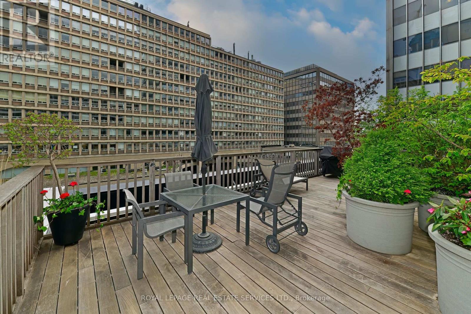 1703 - 110 Bloor Street W, Toronto, Ontario  M5S 2W7 - Photo 16 - C12119279