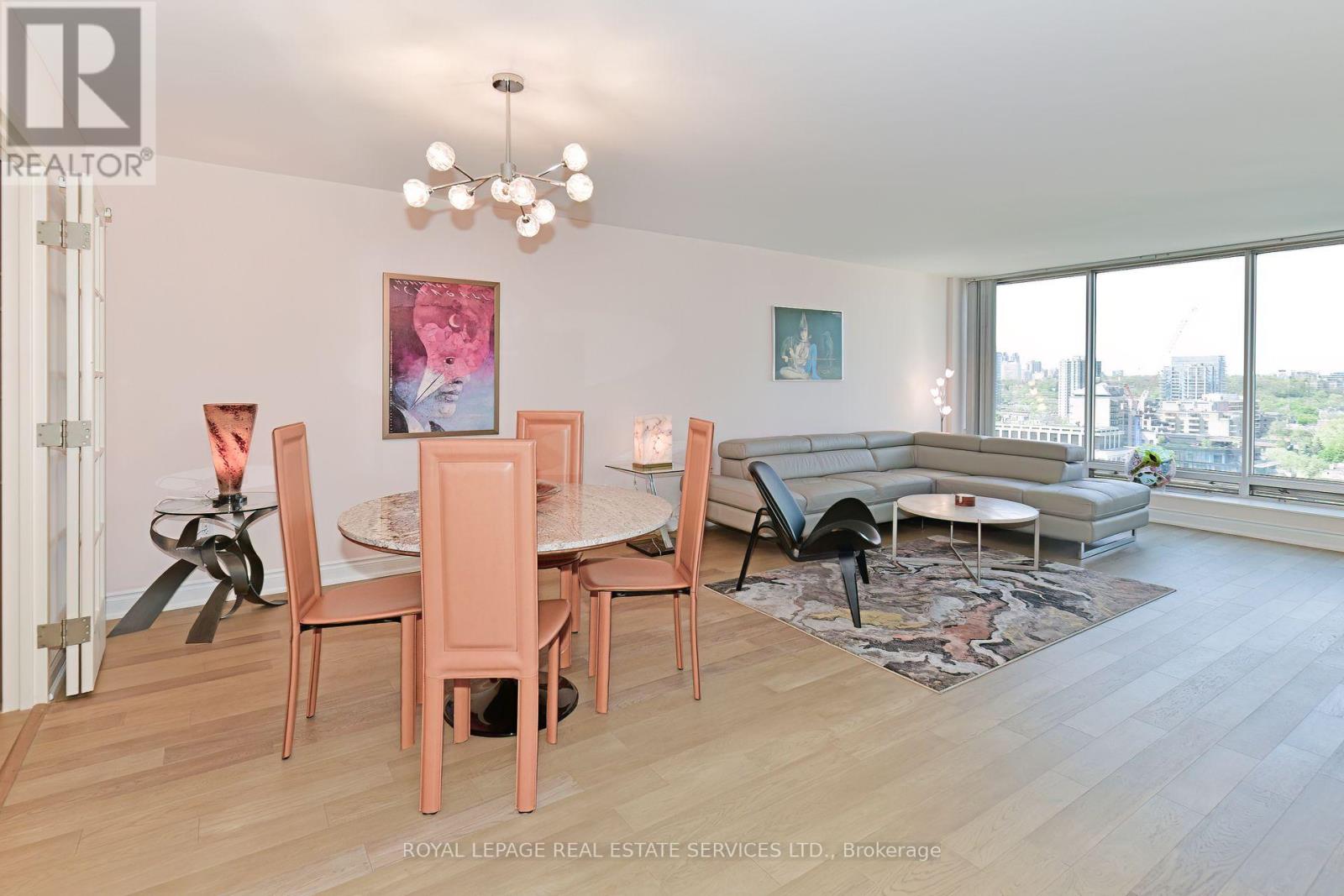 1703 - 110 Bloor Street W, Toronto, Ontario  M5S 2W7 - Photo 4 - C12119279