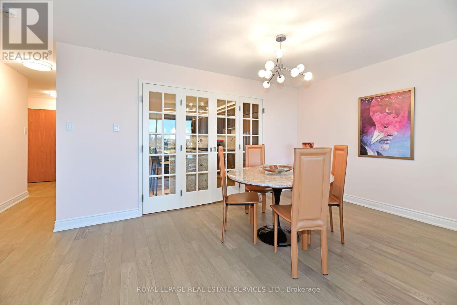 1703 - 110 Bloor Street W, Toronto, Ontario  M5S 2W7 - Photo 5 - C12119279