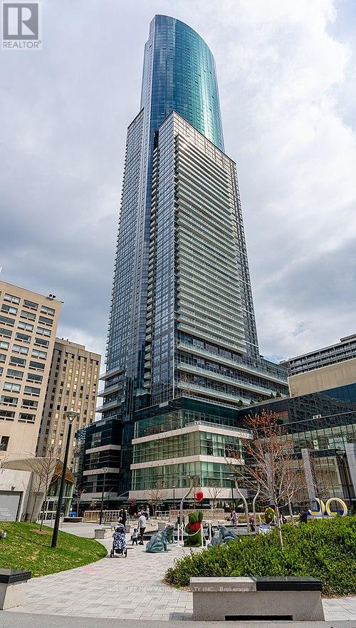 606 - 386 YONGE STREET, Toronto, Ontario
