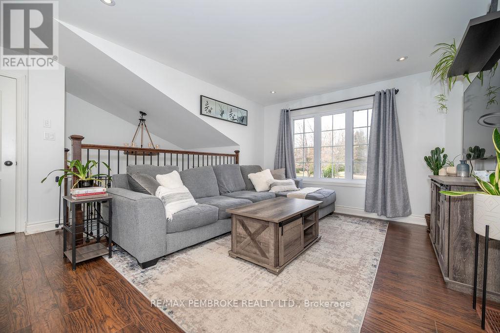 Property at 47 BIESENTHAL ROAD image 5