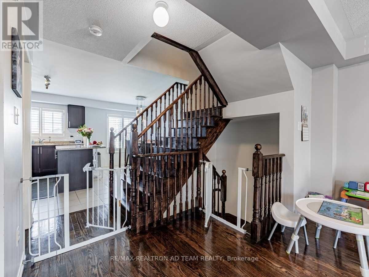 437 Rossland Road E, Ajax, Ontario  L1Z 0M7 - Photo 11 - E12119342