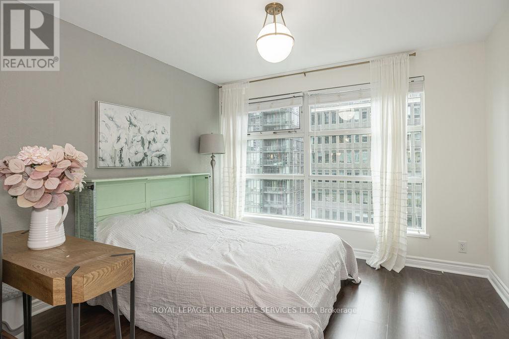 1503 - 50 Lombard Street, Toronto, Ontario  M5C 2X4 - Photo 13 - C12118460