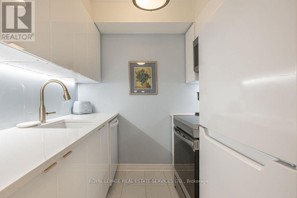 1503 - 50 Lombard Street, Toronto, Ontario  M5C 2X4 - Photo 6 - C12118460