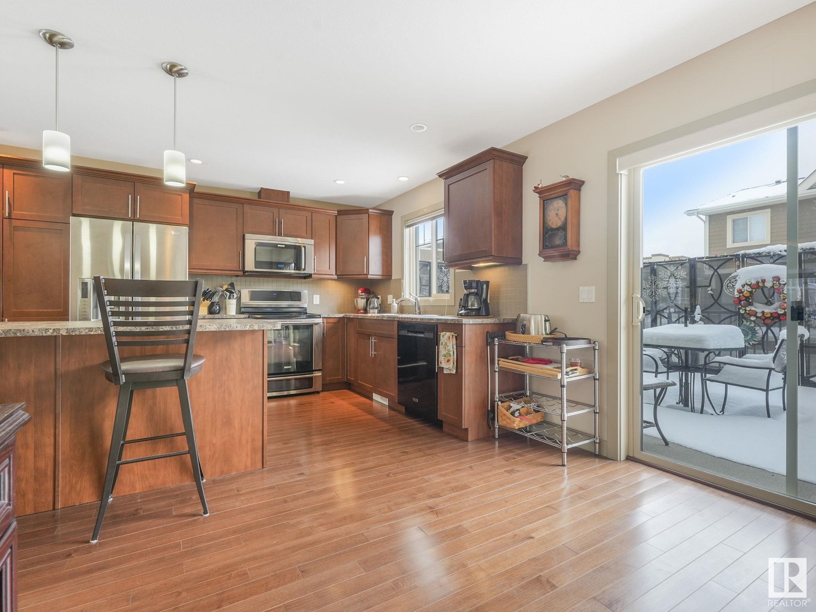 Property at #904 401 PALISADES WY image 2