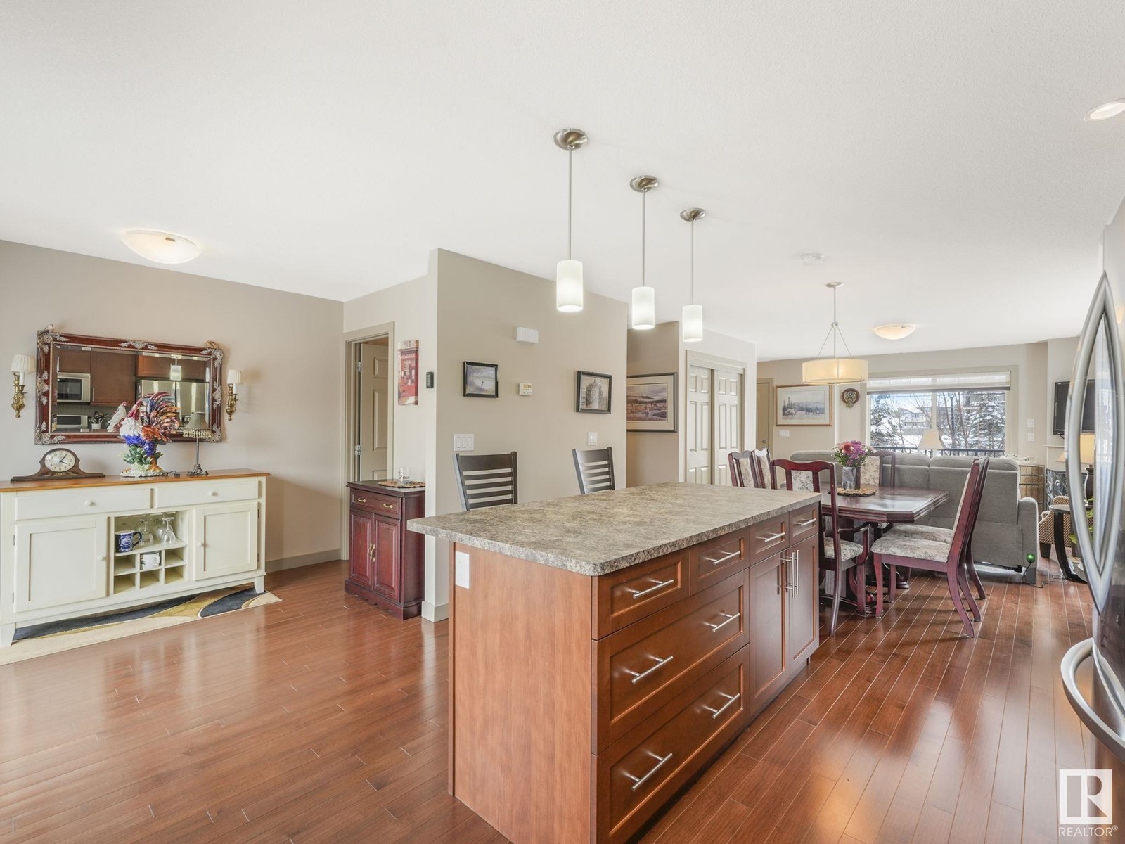 Property at #904 401 PALISADES WY image 3