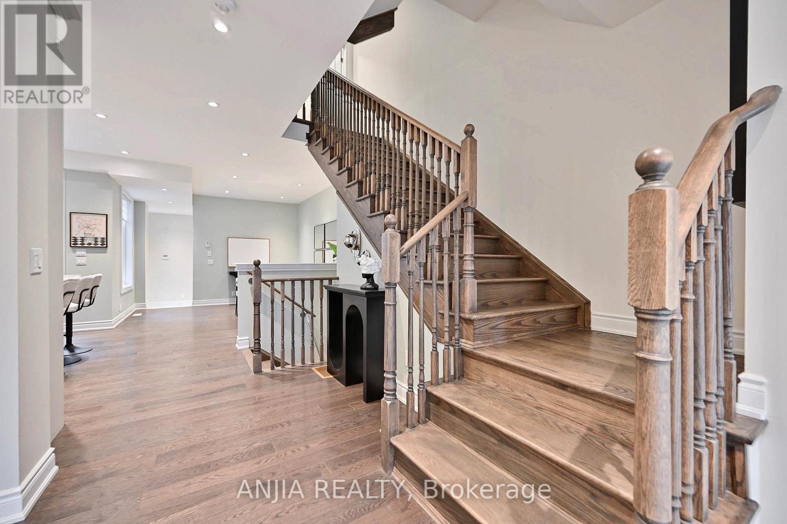 19 York Downs Boulevard, Markham, Ontario  L6C 3J5 - Photo 8 - N12119355