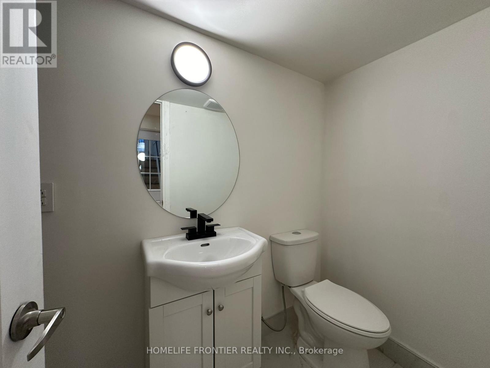 59 Tecumseh Drive, Aurora, Ontario  L4G 2X2 - Photo 5 - N12119390