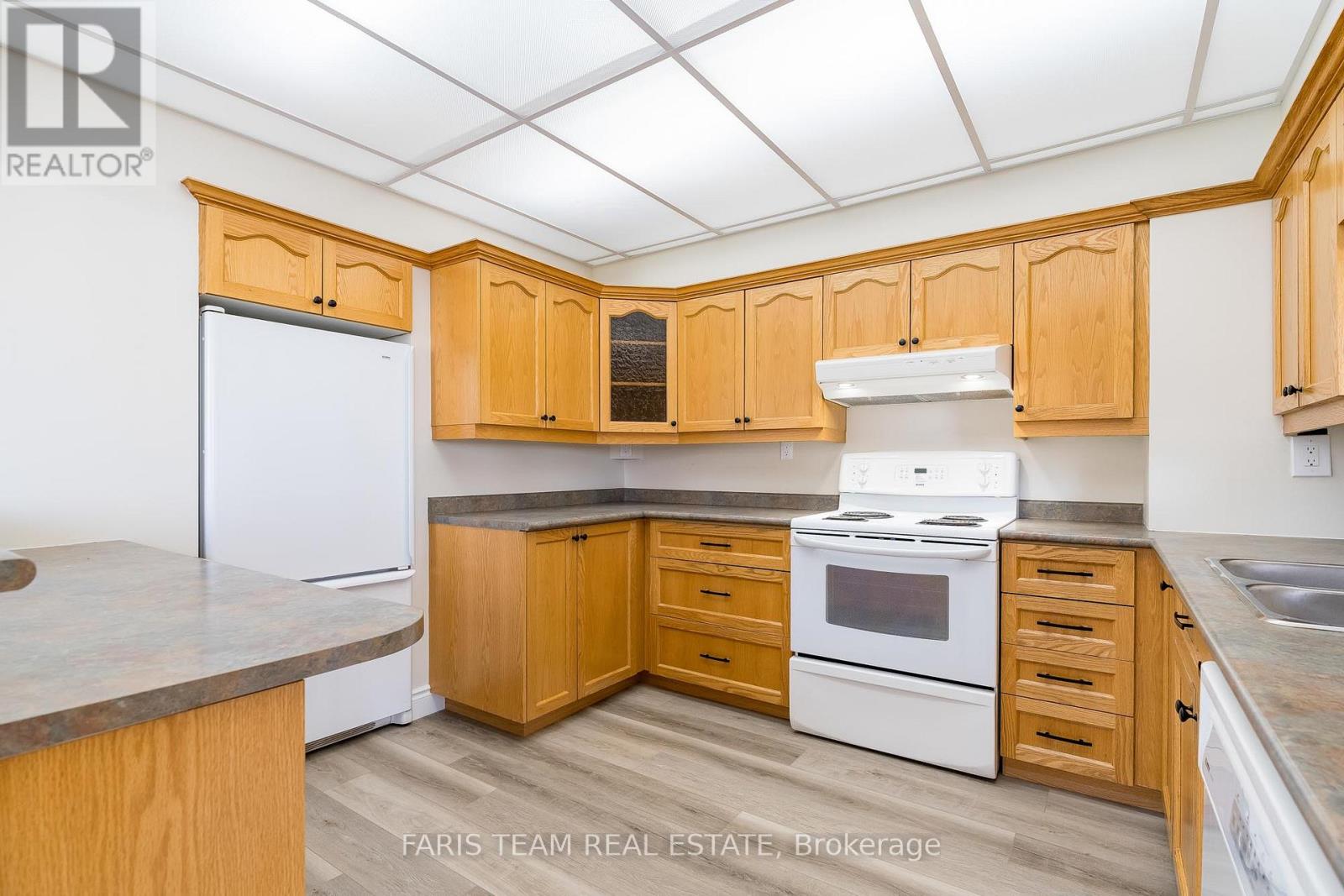 Property at 106 - 181 COLLIER STREET image 3