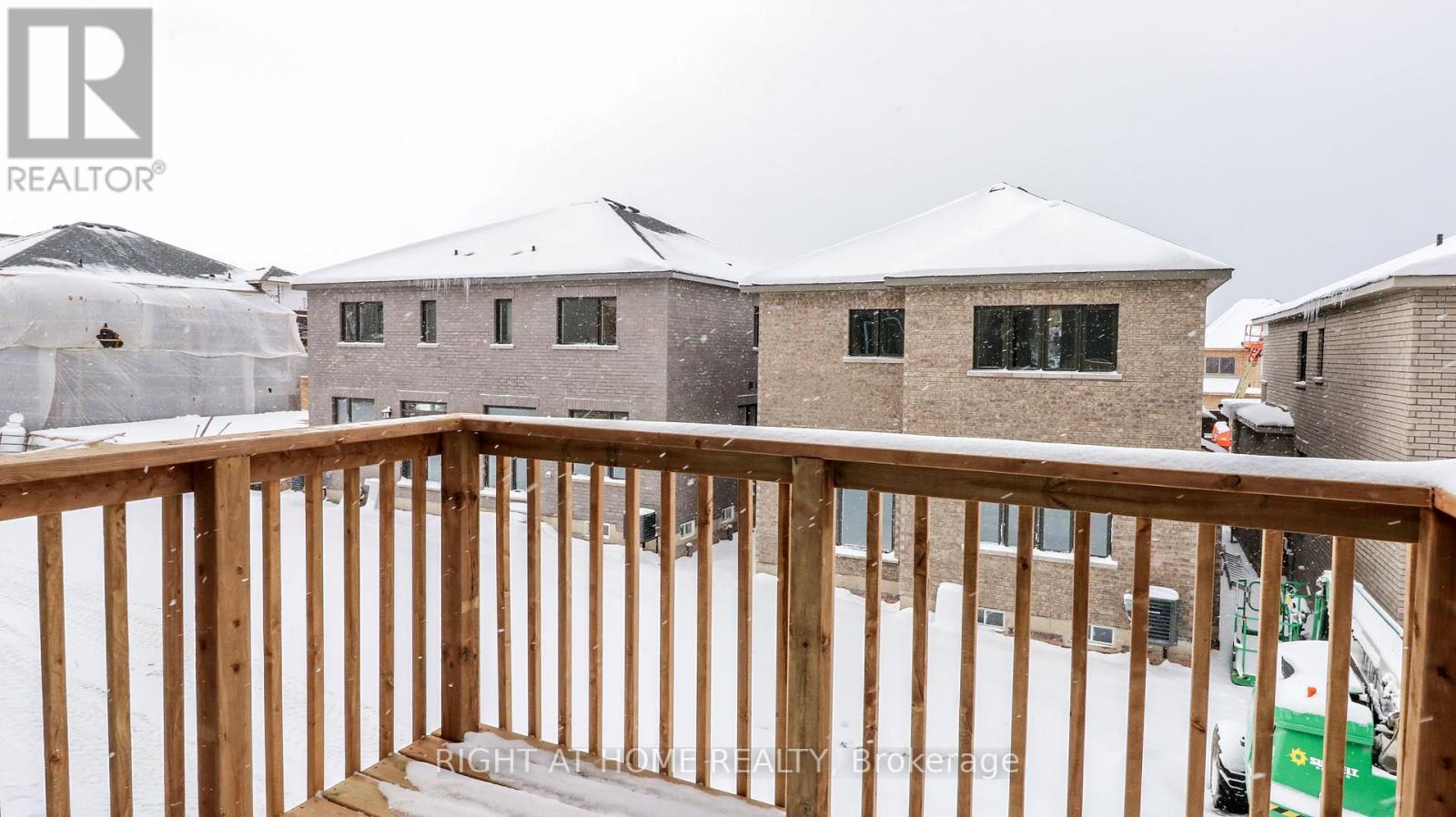 18 Periwinkle Road, Springwater (Midhurst), Ontario  L9X 2E2 - Photo 44 - S12119346