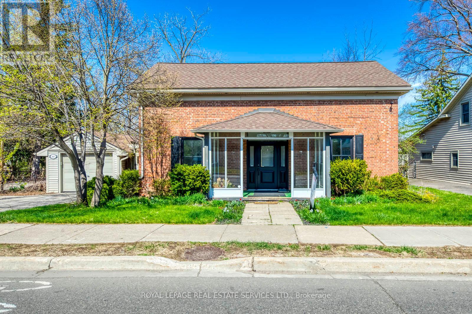 317 Queen Street S, Mississauga, Ontario  L5M 1M3 - Photo 11 - W12030831