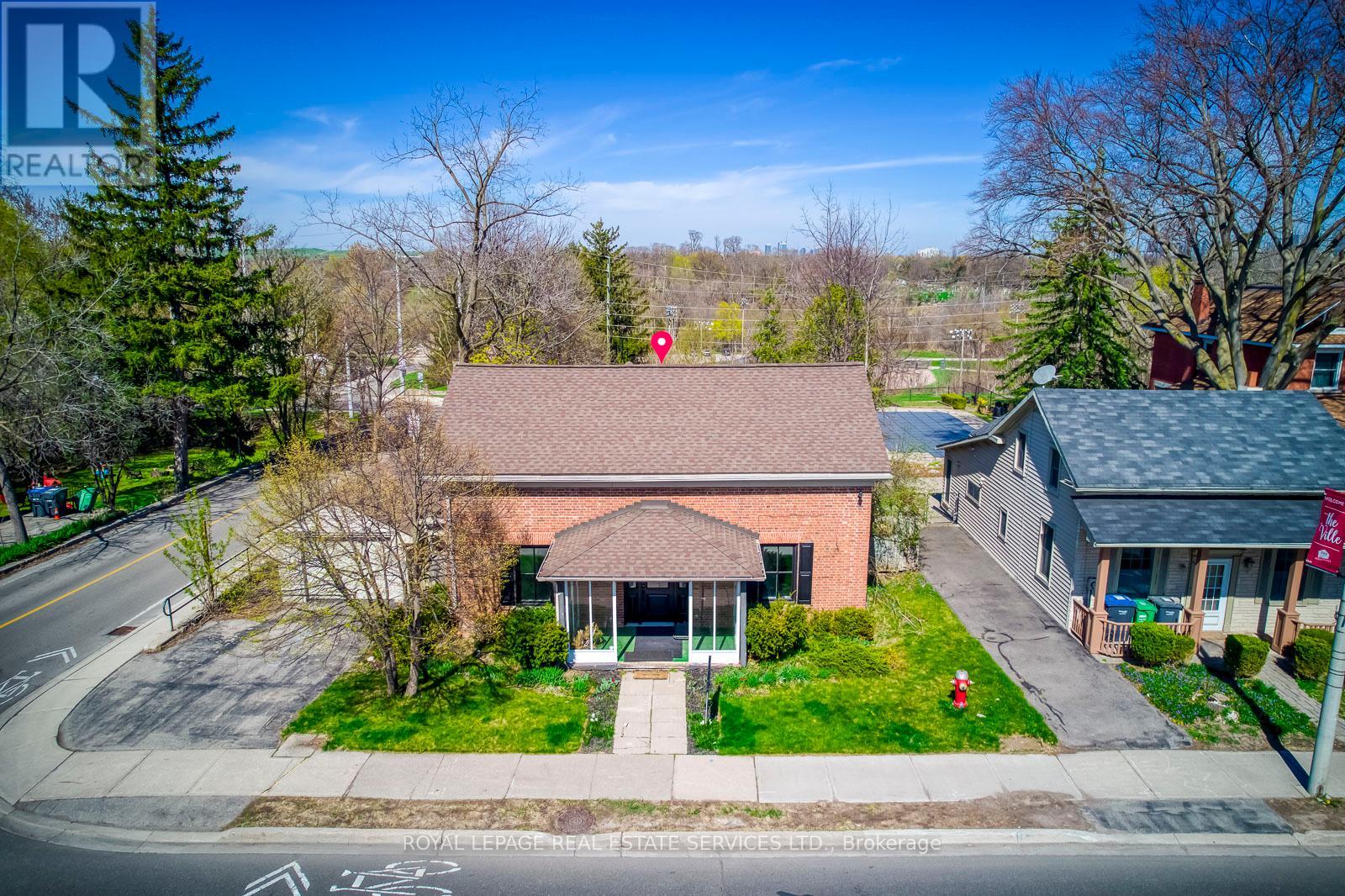Property at 317 QUEEN STREET S image 1