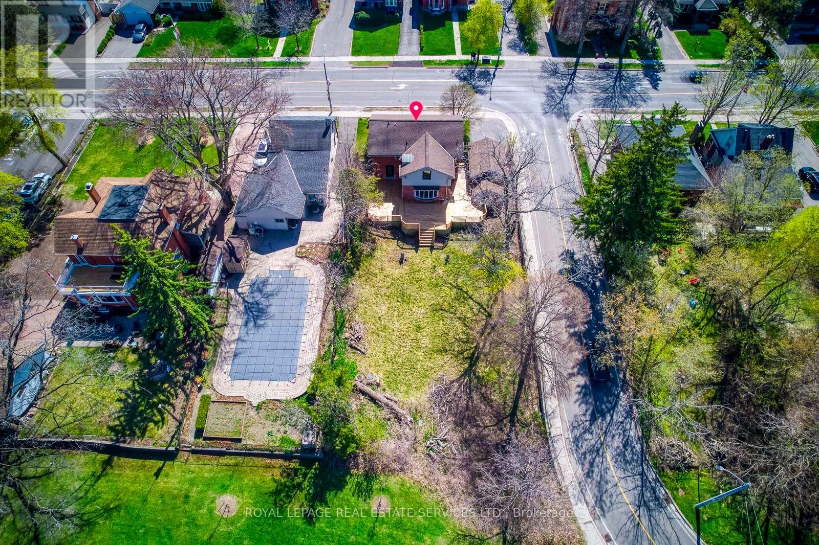 317 Queen Street S, Mississauga, Ontario  L5M 1M3 - Photo 5 - W12030831