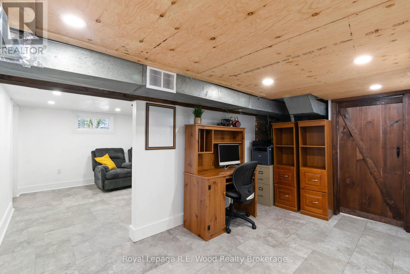 424 3 Highway, Norfolk, Ontario N4G 4G7 - Photo 27 - X12119461