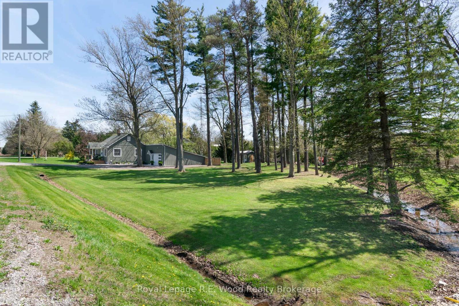 424 3 Highway, Norfolk, Ontario N4G 4G7 - Photo 4 - X12119461