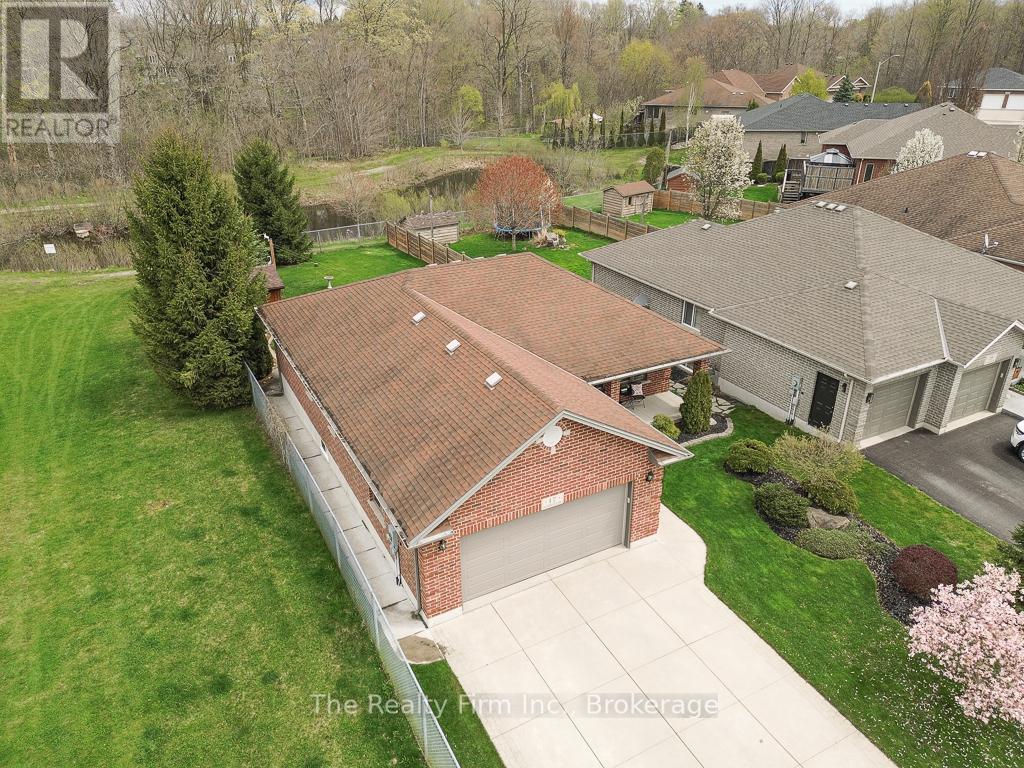 Property at 17 SCOURFIELD DRIVE image 2