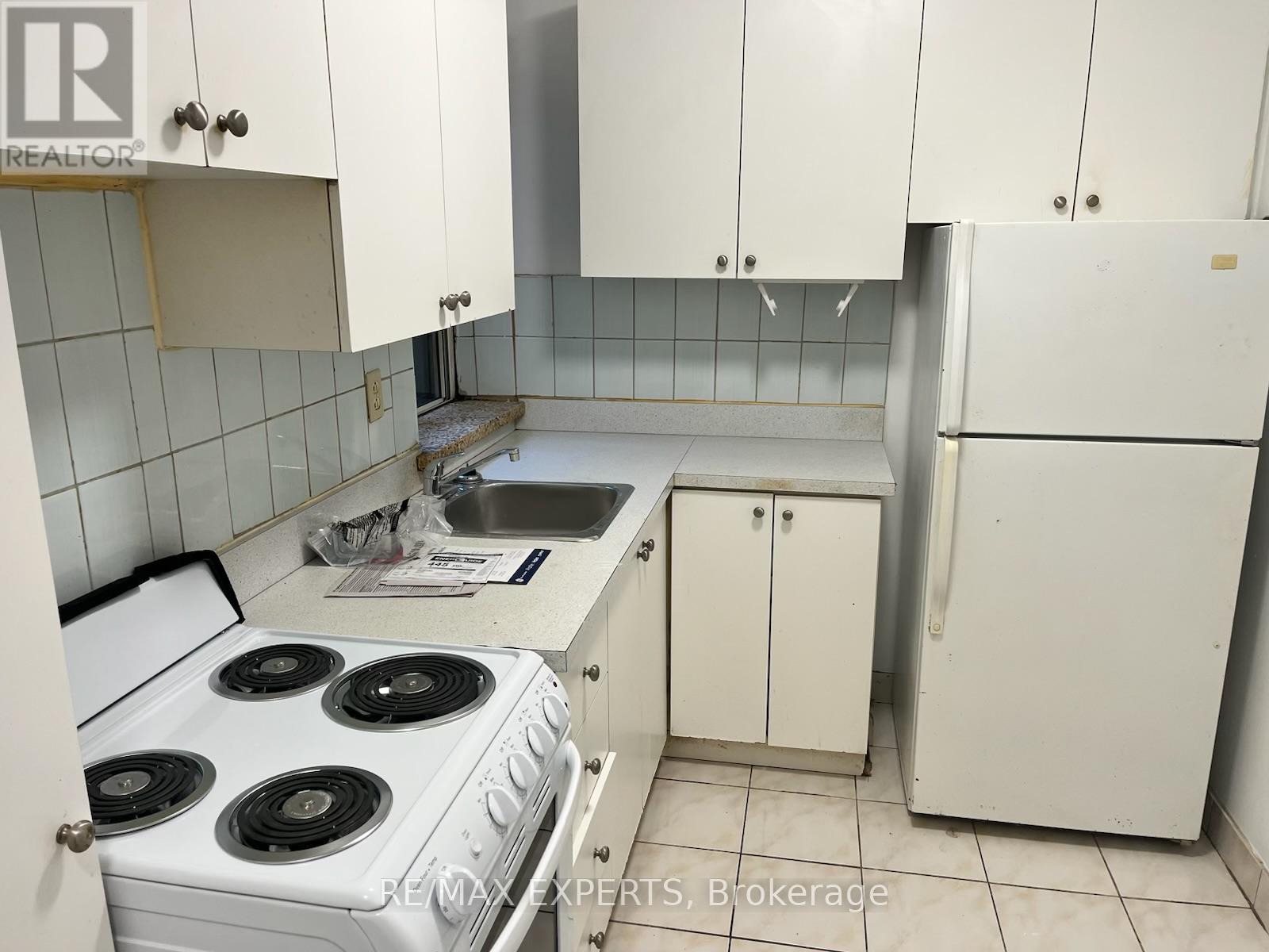 102 - 3261a Lake Shore Boulevard W, Toronto, Ontario  M8V 1M2 - Photo 6 - W12039740