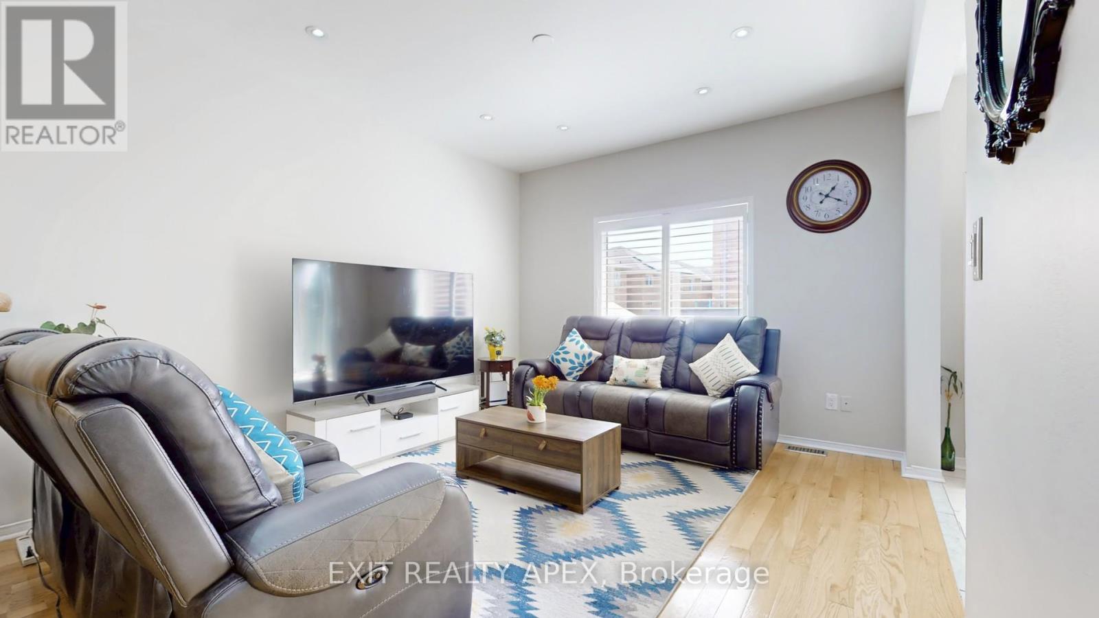 77 Commodore Drive, Brampton, Ontario  L6X 0T4 - Photo 7 - W12117129