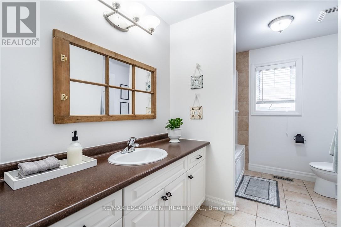 40 Commando Court, Hamilton, Ontario  L8B 0J6 - Photo 22 - X12114049
