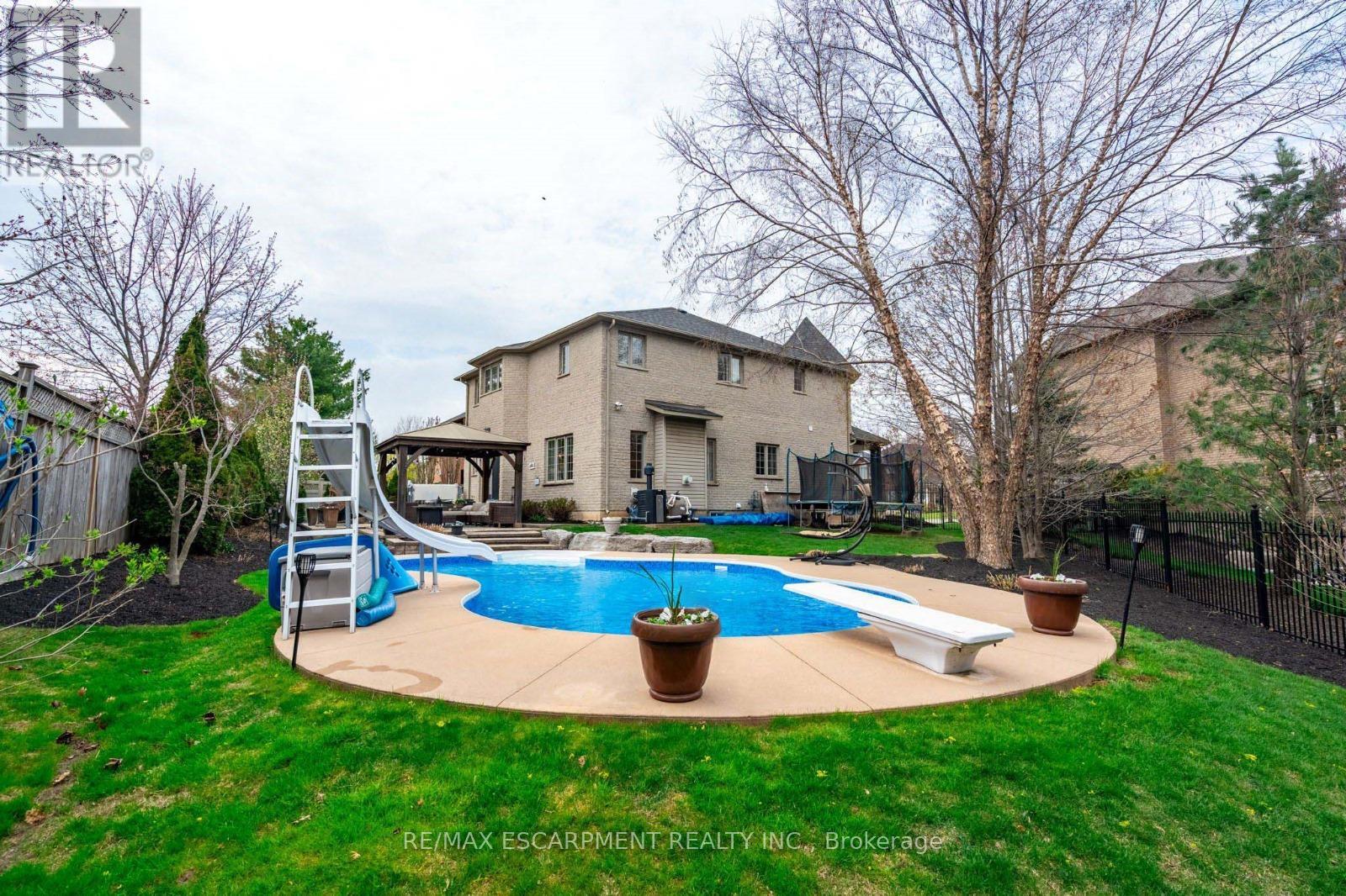 40 Commando Court, Hamilton, Ontario  L8B 0J6 - Photo 42 - X12114049