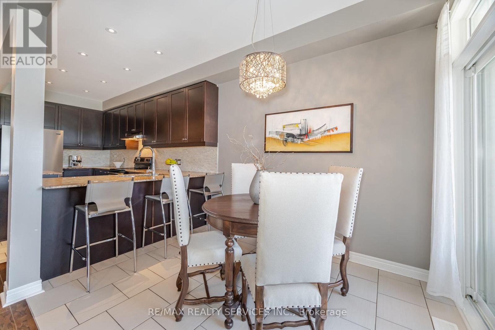 31 Fallis Crescent, Caledon, Ontario  L7C 3R5 - Photo 14 - W12119298