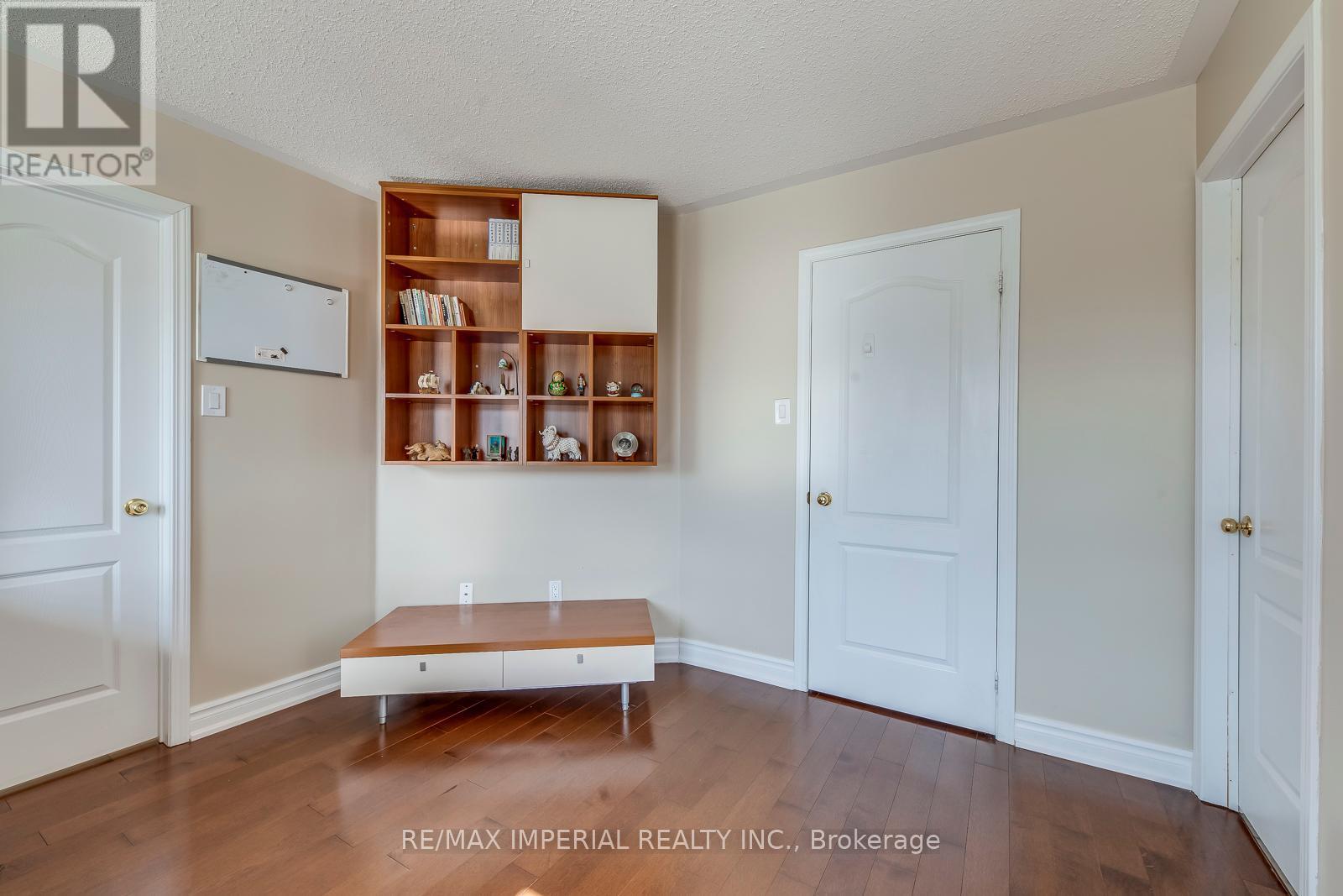 3677 Swanson Drive, Mississauga, Ontario  L5N 8J6 - Photo 39 - W12119303