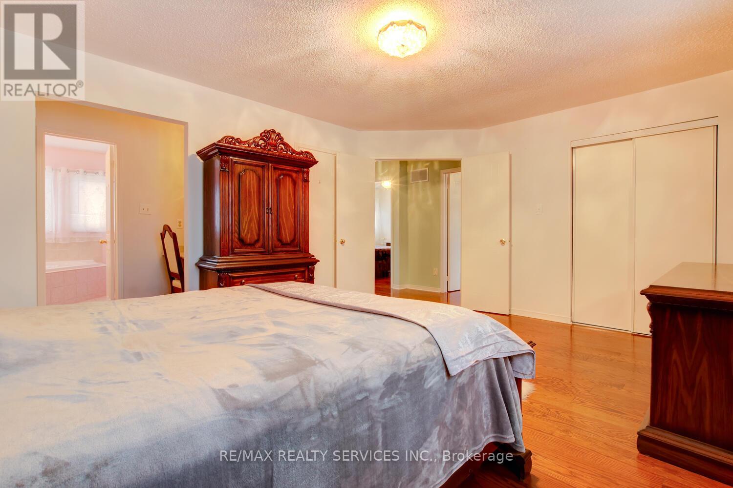 46 Red Maple Drive, Brampton, Ontario  L6X 4L9 - Photo 25 - W12119314