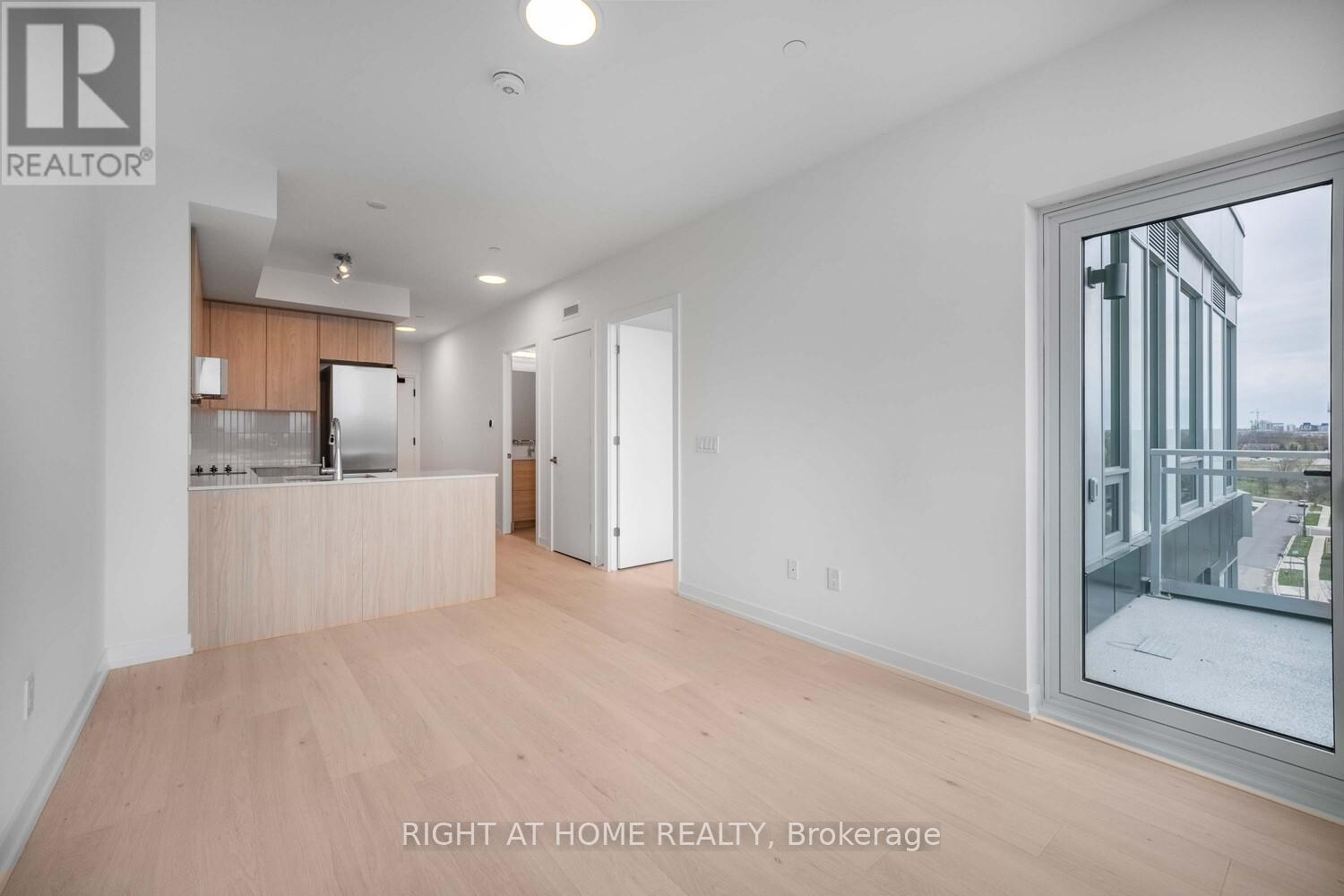 606 - 2501 Saw Whet Boulevard, Oakville, Ontario  L6M 5N2 - Photo 11 - W12119316