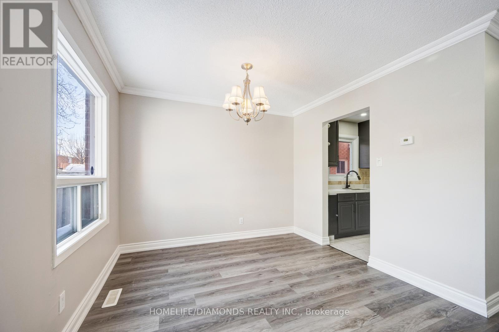 79 Ecclestone Drive, Brampton, Ontario  L6X 3M8 - Photo 12 - W12119378