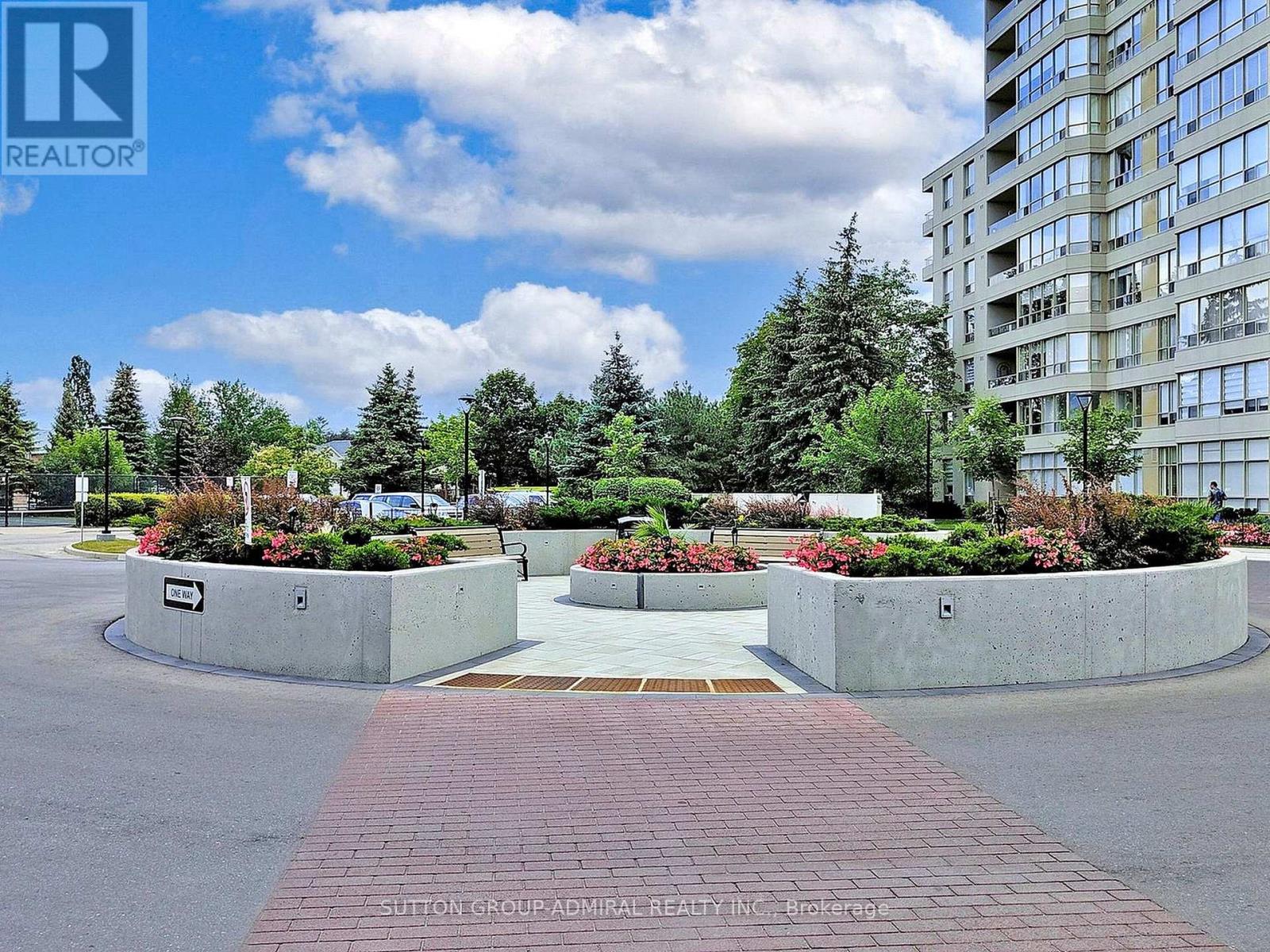 401 - 11 Townsgate Drive, Vaughan, Ontario  L4J 8G4 - Photo 36 - N12117235