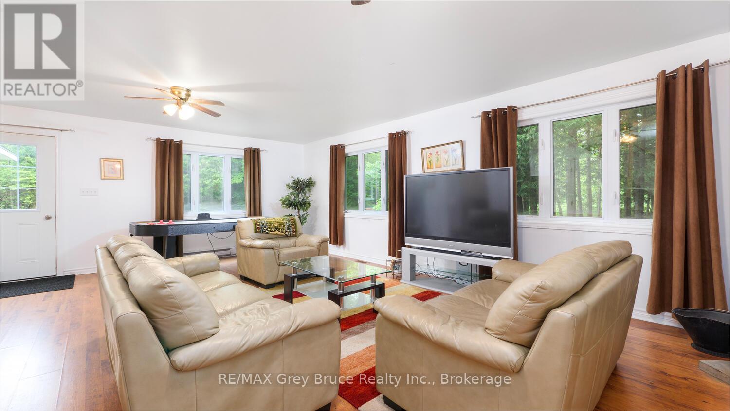 1477 Highway 6 Highway, South Bruce Peninsula, Ontario  N0H 2T0 - Photo 16 - X12119442