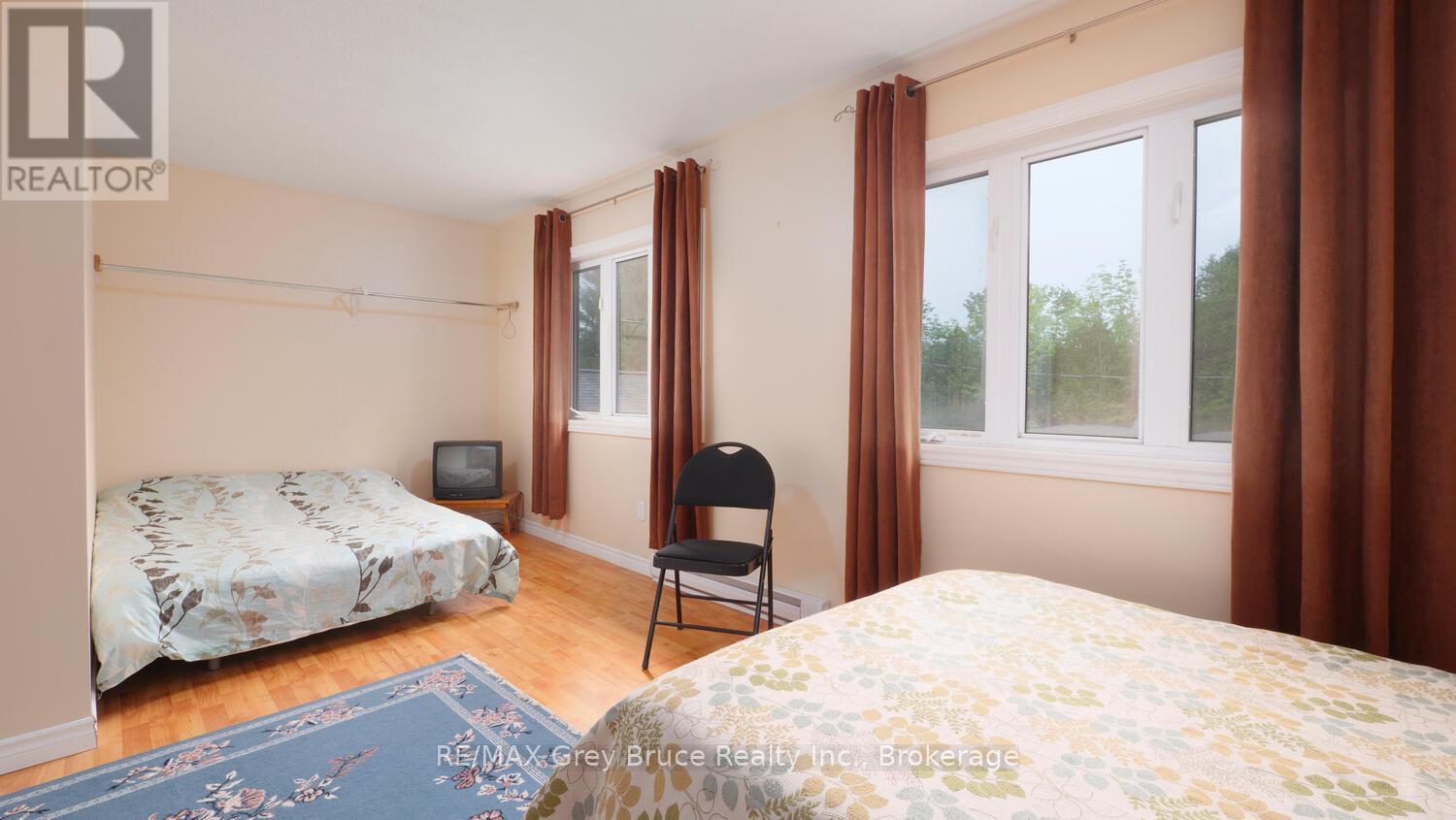 1477 Highway 6 Highway, South Bruce Peninsula, Ontario  N0H 2T0 - Photo 18 - X12119442