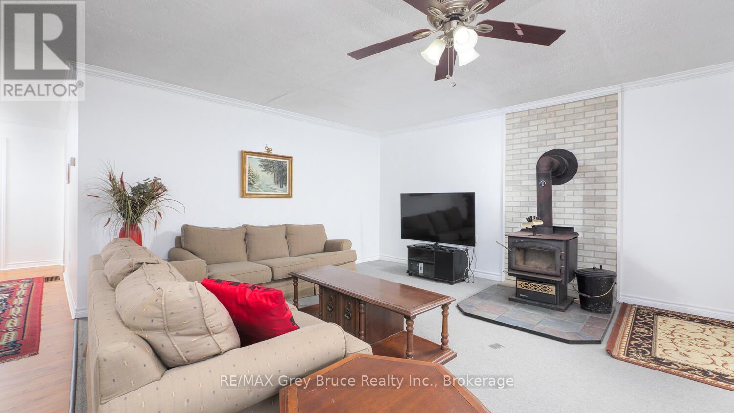 1477 Highway 6 Highway, South Bruce Peninsula, Ontario  N0H 2T0 - Photo 4 - X12119442