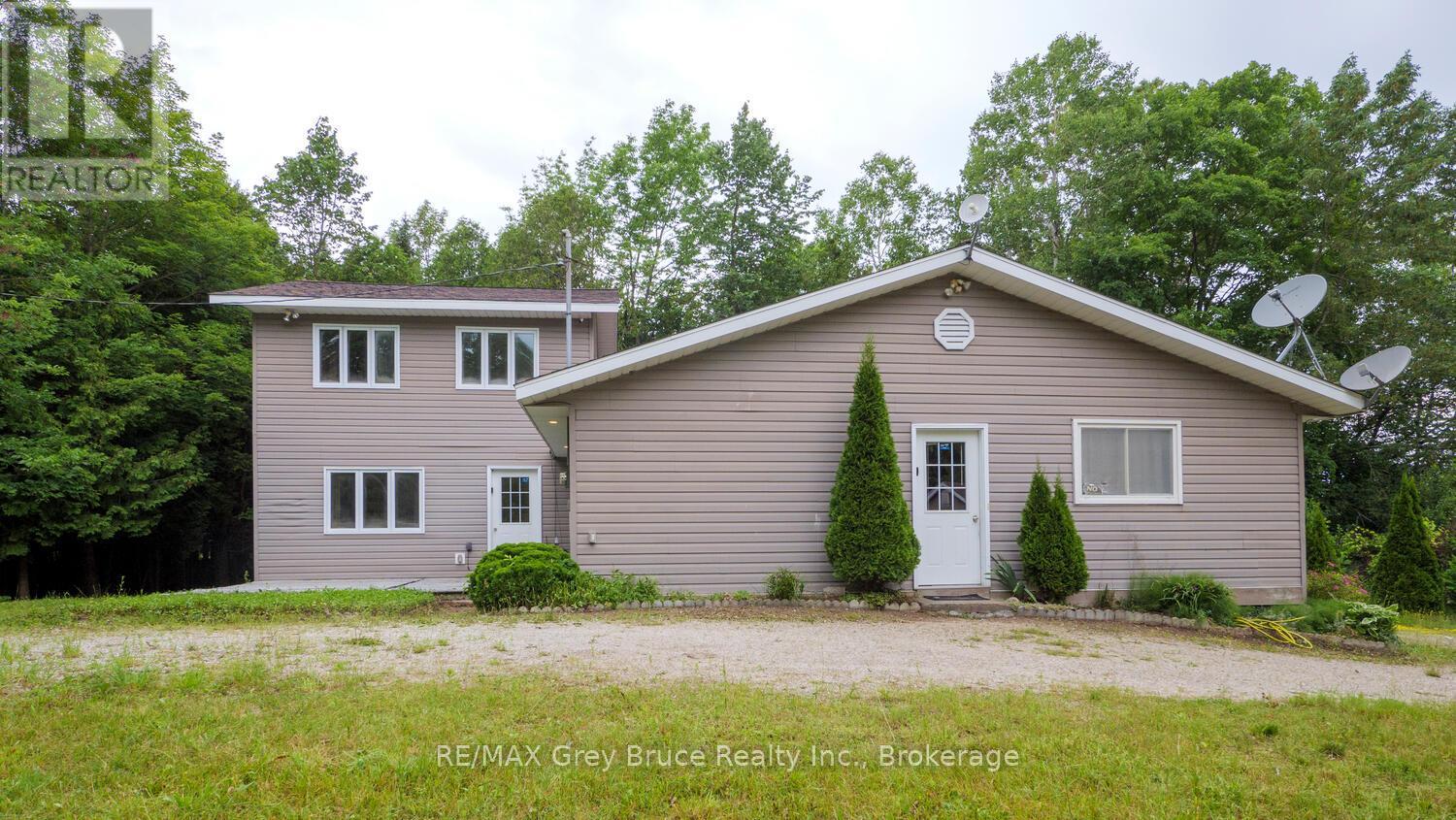 1477 Highway 6 Highway, South Bruce Peninsula, Ontario  N0H 2T0 - Photo 6 - X12119442