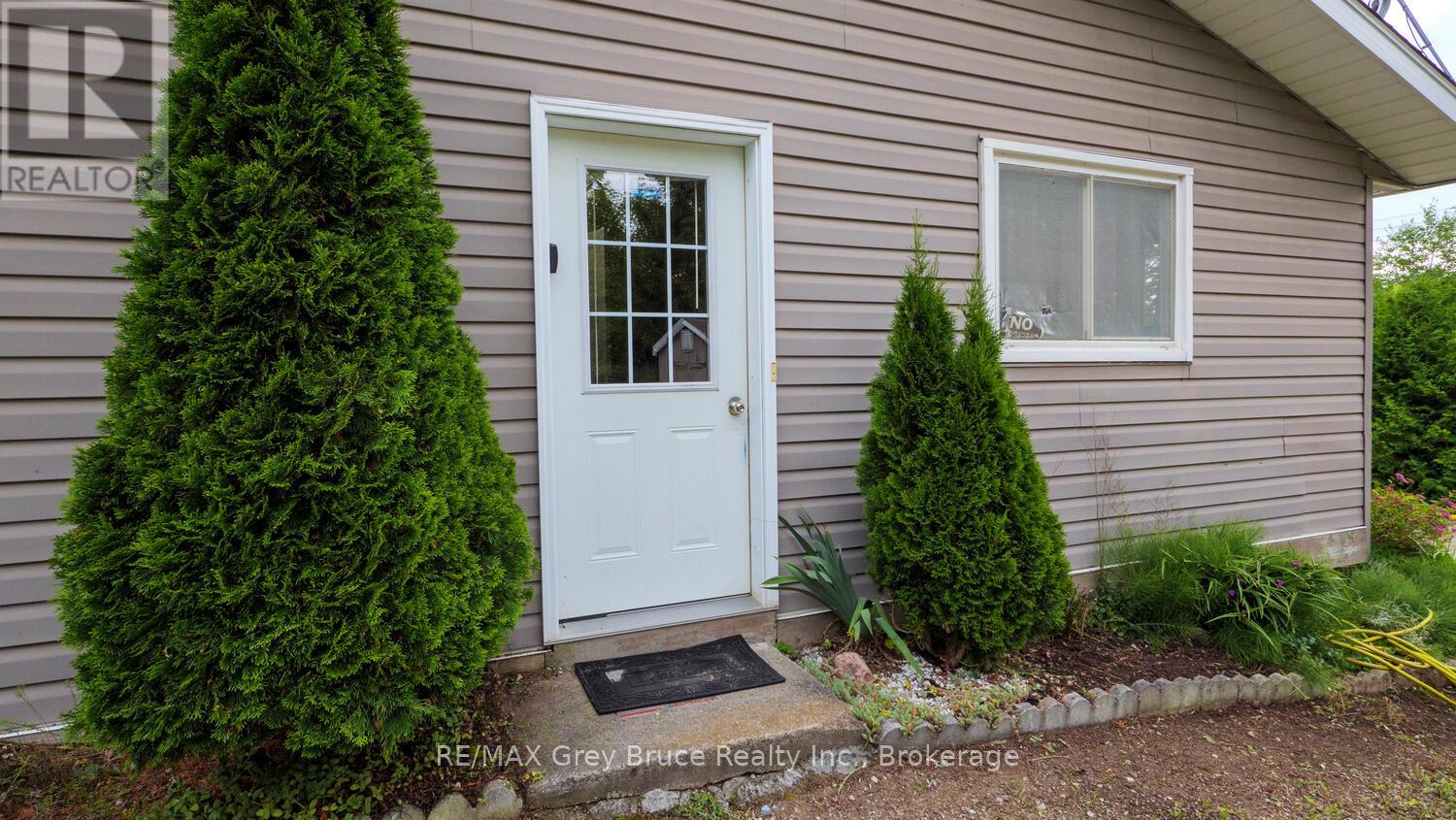 1477 Highway 6 Highway, South Bruce Peninsula, Ontario  N0H 2T0 - Photo 7 - X12119442