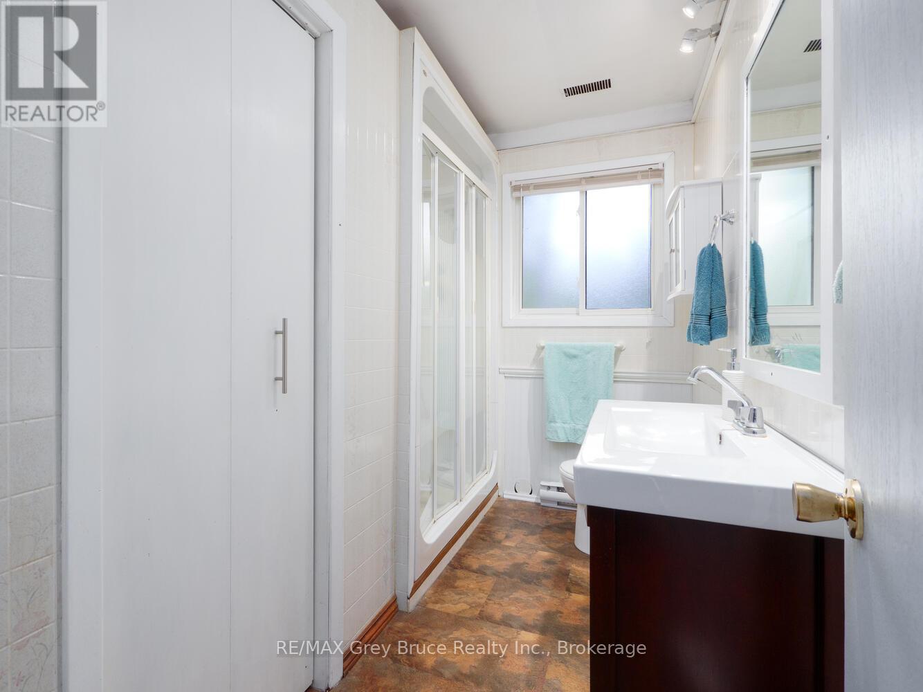 1034 Dorcas Bay Road, Northern Bruce Peninsula, Ontario  N0H 2R0 - Photo 29 - X12119550