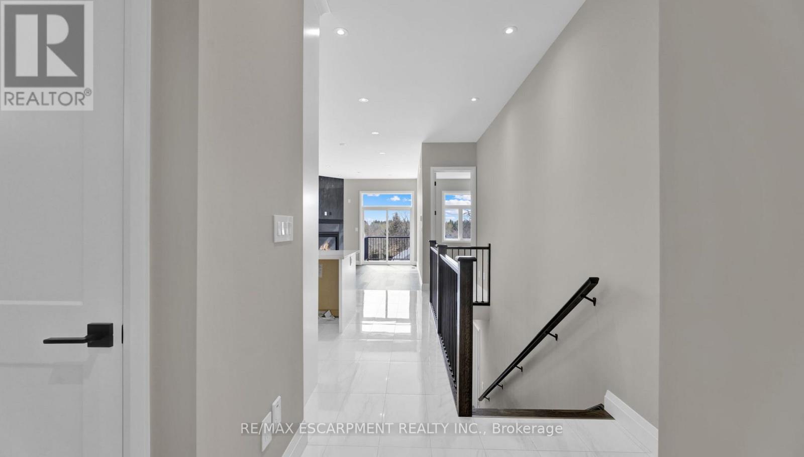 800 Garden Court Crescent, Woodstock, Ontario  N4T 0A3 - Photo 7 - X12119333