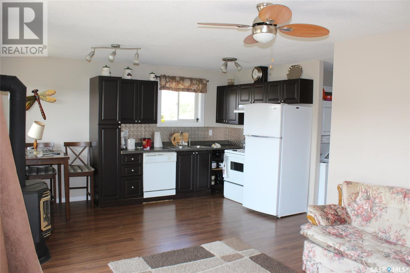 714 714 Railway Street, Eastend, Saskatchewan  S0N 0T0 - Photo 24 - SK004434