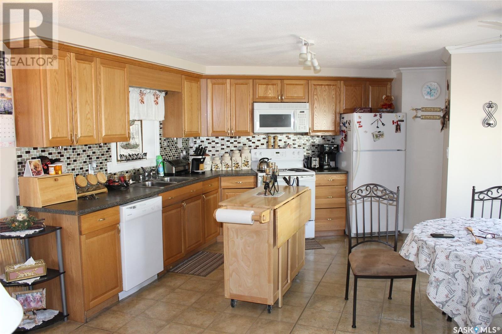 714 714 Railway Street, Eastend, Saskatchewan  S0N 0T0 - Photo 6 - SK004434