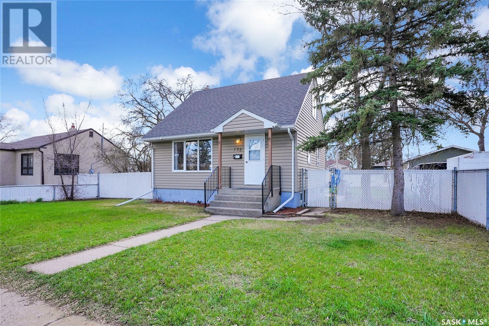 Property at 173 Coteau STREET E image 1