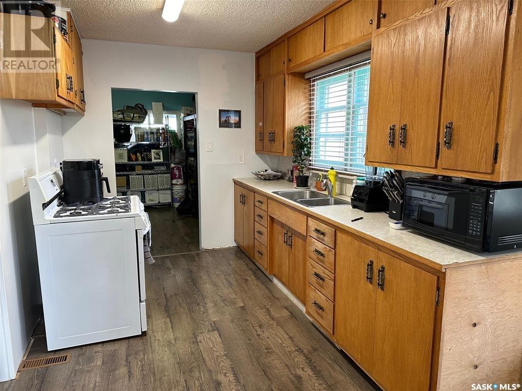 301 Belfast Street, North Portal, Saskatchewan  S0C 1N0 - Photo 2 - SK004182