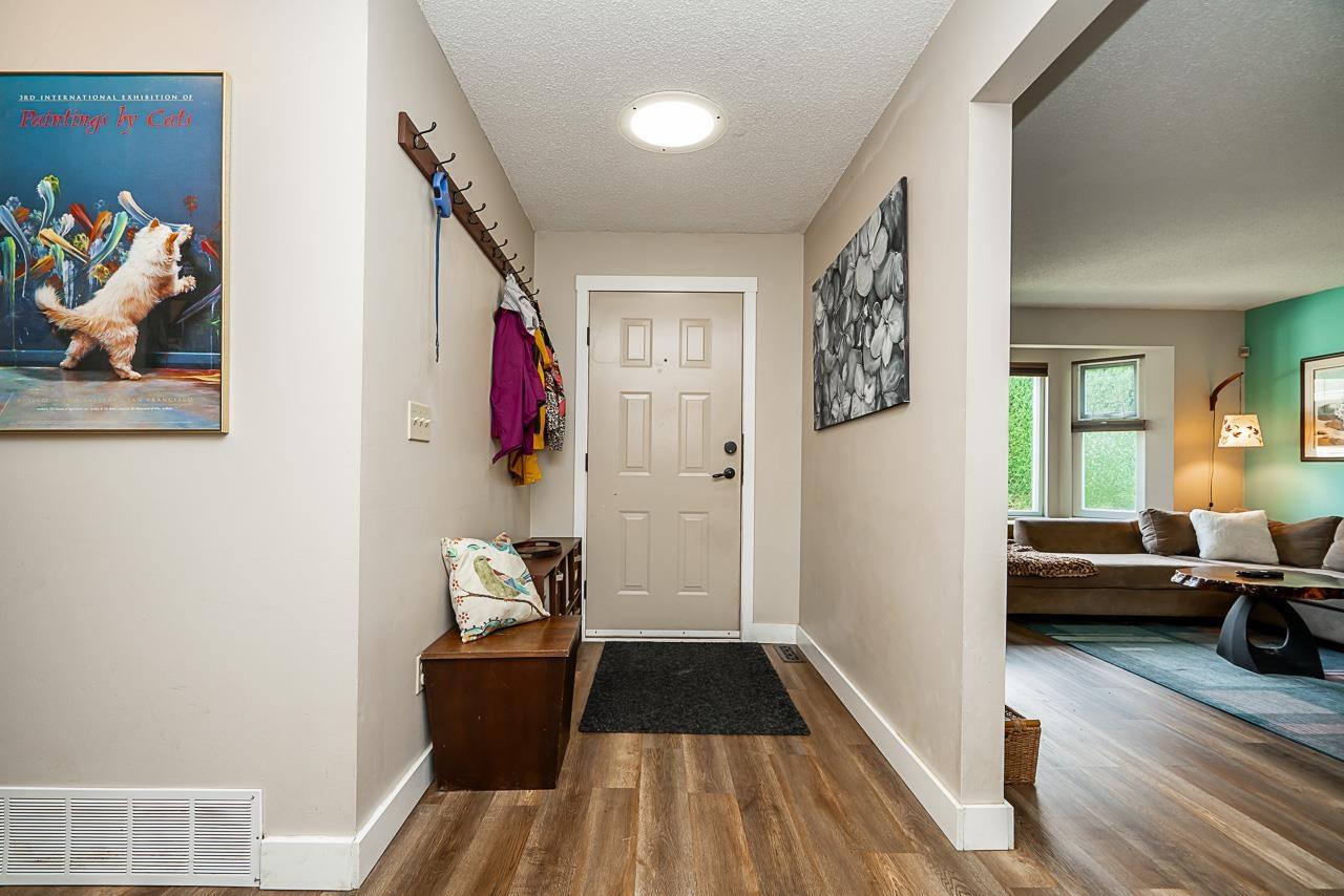 13322 82b Avenue, Surrey, British Columbia  V3W 9E2 - Photo 3 - R2996684