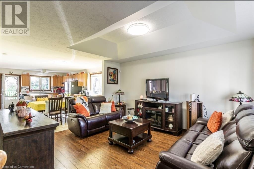 Property at 36 ROSSITER Road image 4